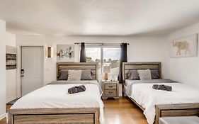 Coral Sands Huge Studio W/ 2 Queen Beds!